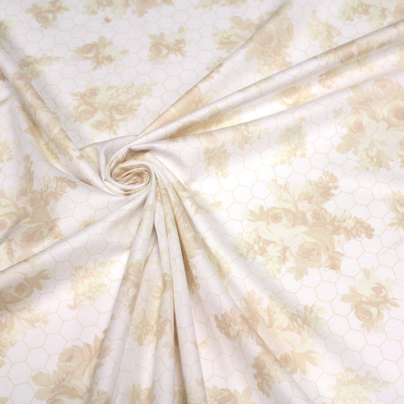 Tissu popeline coton WIMBLEDON, fond nid d'abeille & fleurs jaune pâle, motif britannique - tissuspipi.com