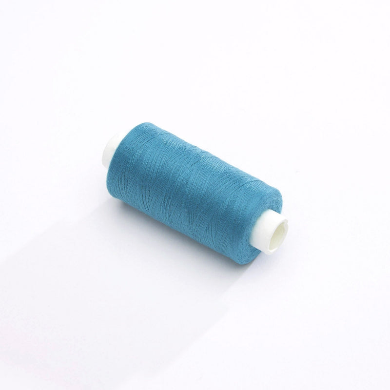 Bobine de fil bleu turquoise - 500m - Fabrication française - Oeko - Tex - tissuspipi.com