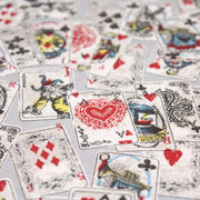 Tissu de coton ALICE au lapin blanc & au jeu de cartes, fond gris clair - Oeko - Tex - tissuspipi.com