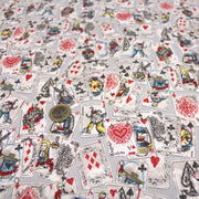 Tissu de coton ALICE au lapin blanc & au jeu de cartes, fond gris clair - Oeko - Tex - tissuspipi.com