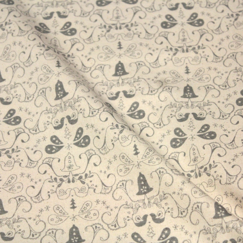 Tissu de coton de Noël scandinave aux cloches & arabesques grises, fond écru - tissuspipi.com