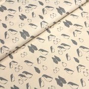 Tissu de coton de Noël scandinave aux pingouins gris, fond écru - tissuspipi.com