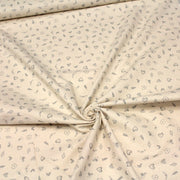 Tissu de coton de Noël scandinave aux petits objets de Noël gris, fond écru - tissuspipi.com