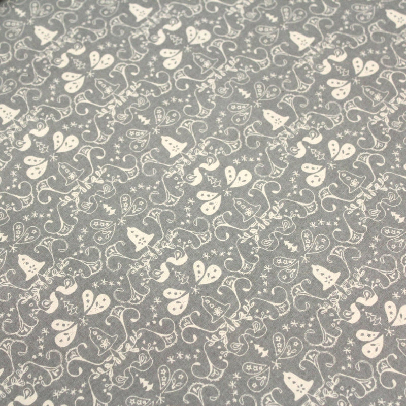 Tissu de coton de Noël scandinave aux cloches & arabesques écrues, fond gris - tissuspipi.com