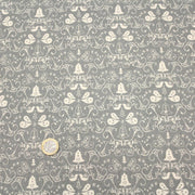 Tissu de coton de Noël scandinave aux cloches & arabesques écrues, fond gris - tissuspipi.com