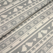Tissu de coton de Noël scandinave aux motifs points de croix écrus, fond gris - tissuspipi.com