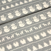 Tissu de coton de Noël scandinave aux bonshommes de neige, rennes, pingouins, sapins de Noël écrus, fond gris - tissuspipi.com