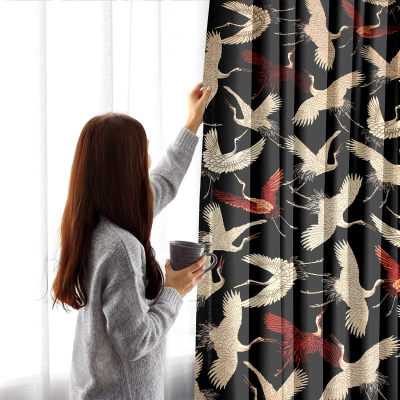 Tissu jacquard motif traditionnel japonais des grues tsuru écrues & rouges, fond noir - Oeko - Tex - tissuspipi.com