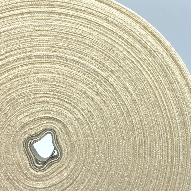Ruban de coton écru au fin liseré bleu marine 10mm - Galette de 100 mètres - Fabrication française - tissuspipi.com