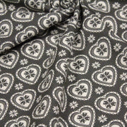 Tissu de coton de Noël scandinave aux cœurs & étoiles de neiges écrus, fond gris - tissuspipi.com