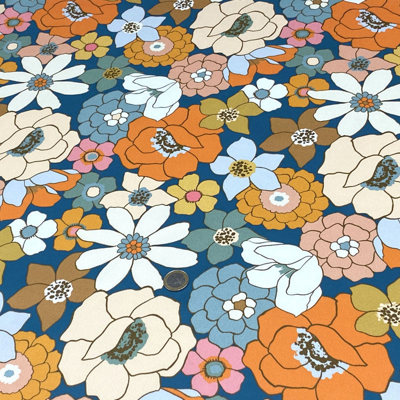 Tissu gabardine de coton SUZANNE imprimé fleurs rétro : bleu, rouille, olive - OEKO - TEX STANDARD 100 - tissuspipi.com