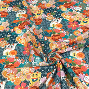 Tissu cotonnade motif traditionnel japonais au chat porte bonheur maneki - neko & fleurs - Le tissu parfait pour les furoshiki ! - tissuspipi.com