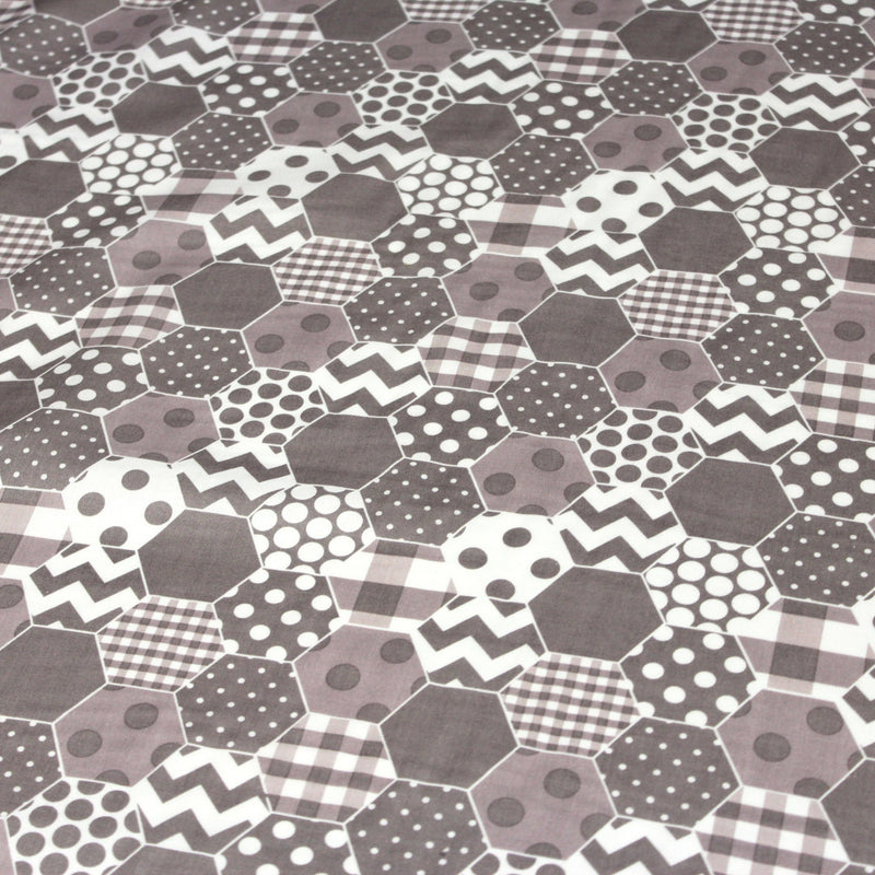 Tissu popeline de coton aux hexagones à pois, à carreaux, tons taupes & blancs - tissuspipi.com