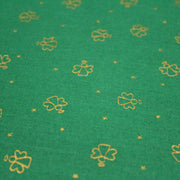 Tissu de coton de Noël aux anges dorés, fond vert - tissuspipi.com